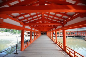 ENTAN color (ITSUKUSHIMA shrine in Japan)